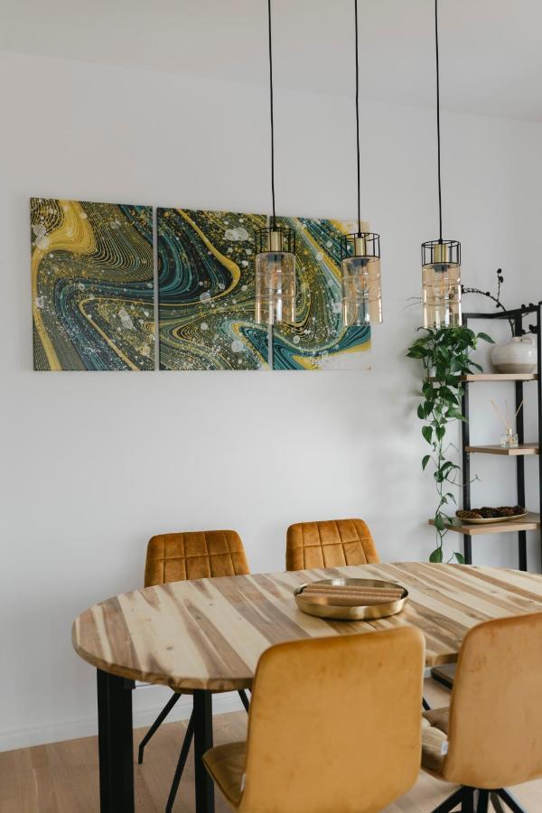 The Forest - Luxe Central Apt With Free Secured Parking Brașov Exterior foto